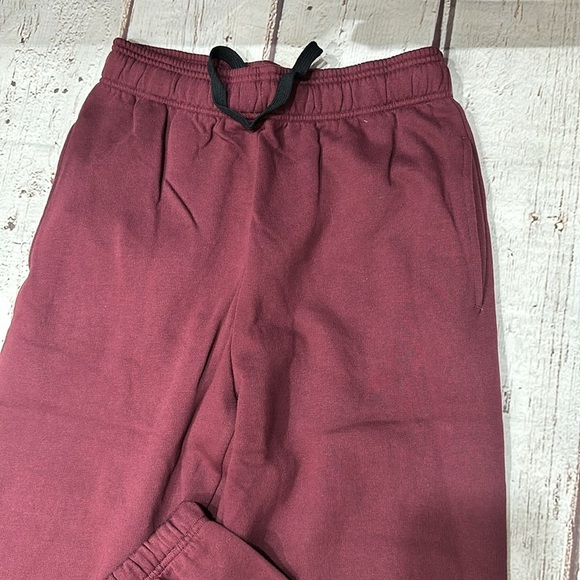 PINK BY VICTORIA’S SECRET FLEECE RELAXED SWEATPANTS RICH MAROON SCRIPT LOGO - Picture 10 of 13
